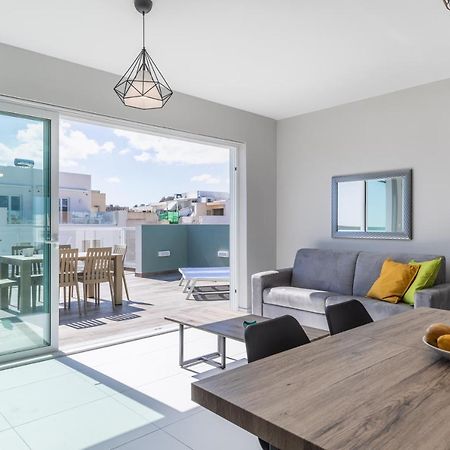 Unique Penthouse With Private Heated Jacuzzi, Close To Restaurants And Night Life Is-Swieqi Buitenkant foto