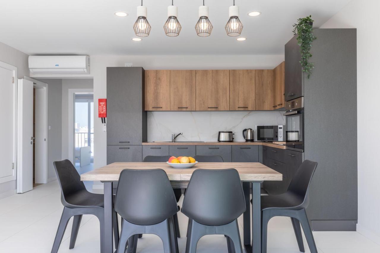 Unique Penthouse With Private Heated Jacuzzi, Close To Restaurants And Night Life Is-Swieqi Buitenkant foto