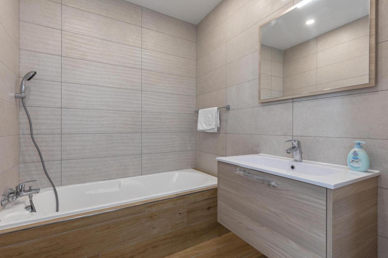 Unique Penthouse With Private Heated Jacuzzi, Close To Restaurants And Night Life Is-Swieqi Buitenkant foto