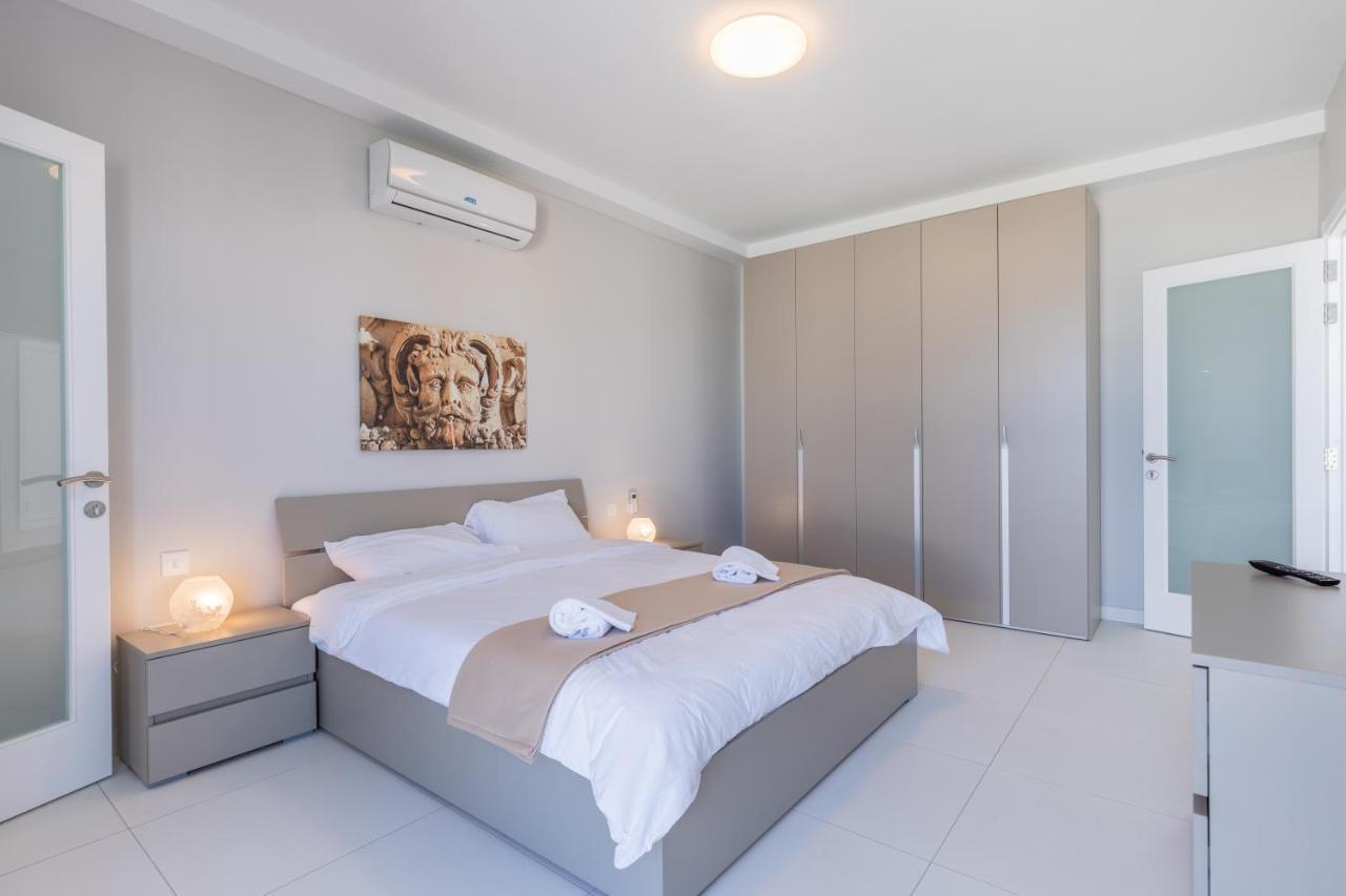 Unique Penthouse With Private Heated Jacuzzi, Close To Restaurants And Night Life Is-Swieqi Buitenkant foto